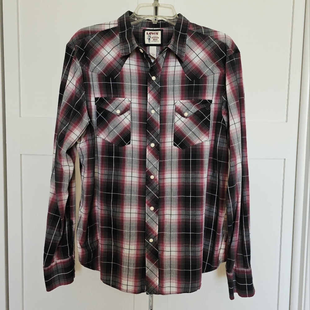 Levi's Western Wear 100% cotton long sleeve button-up size L